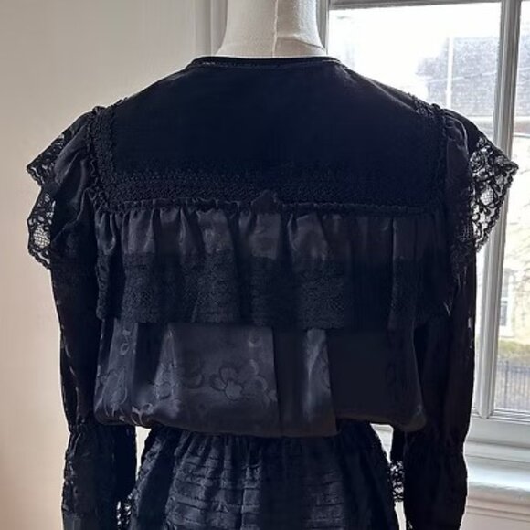 The Parliament Street Blouse - Picture 3 of 3